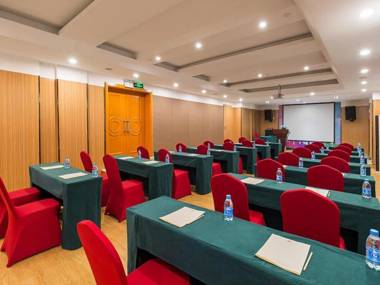 Vienna Changsha Railway Station Square Brahch