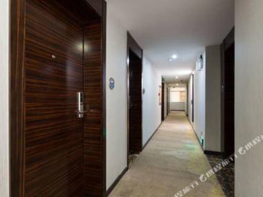 Huihe Hotel (Xiangjiang Century City Branch of Changsha North Bus Station)