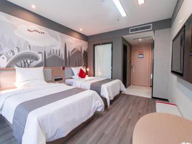 Thank Inn Guizhou Bijie Qianxi County High-Speed Railway Station