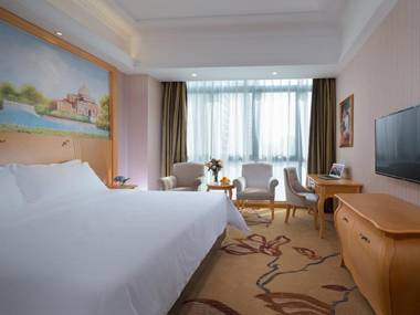 Vienna Hotel Guangxi Hechi Nandan Jinfurong Square