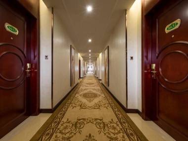 Vienna Hotel Shanwei Lufeng Jieshi Bus Station