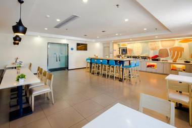 Hanting Hotel Neijiang North Railway Station