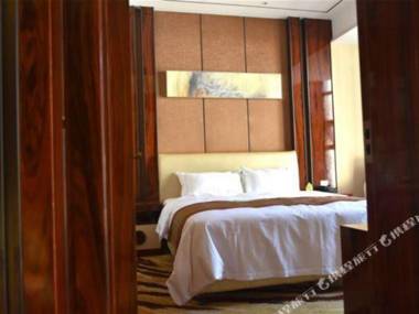 Bai He Zheng Yang Grand Hotel