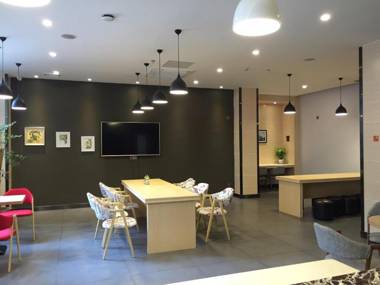 7Days Premium Huanggang Walking Street Branch