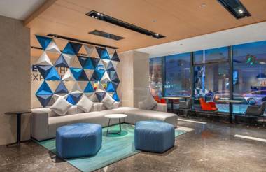 Holiday Inn Express Yangquan City Center an IHG Hotel