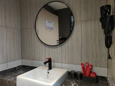 Thank Inn Shanxi Yangquan Pingding County Lingxiu Huating