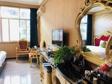 Jianshui Autumn Theme Hotel