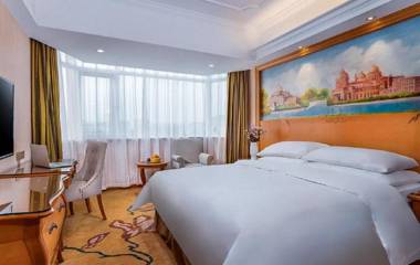 Vienna Hotel Nanjing Dachang Pedestrian Street