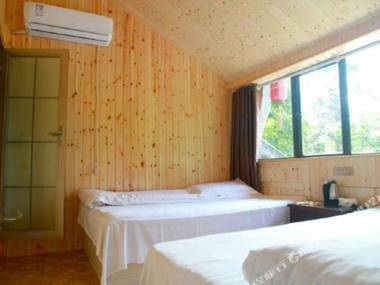 Huangqunliang Farmhouse