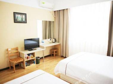 March Yangchun Business Hotel