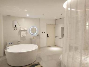 Beipiao Qiyu Theme Hotel