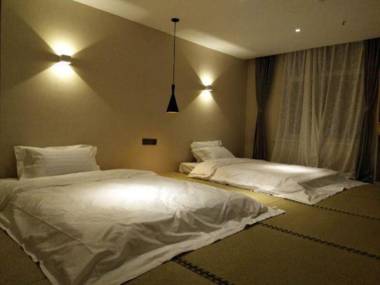 Beipiao Qiyu Theme Hotel