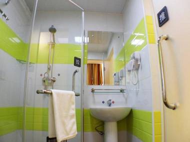 7 Days Inn Qingyuan Victoria Plaza Branch