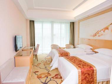 Vienna Hotel Qingyuan Taihe Ancient Cave Scenic Area