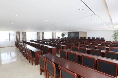 Elan Inn Zhoukou Xiangcheng Bus Station