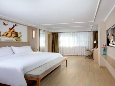 Vienna Hotel Sichuan Ganzi 318 National Highway Yajiang