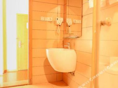 Qingnian Express Hotel