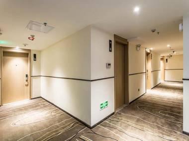 City Comfort Inn Yulin Experiment Middle School