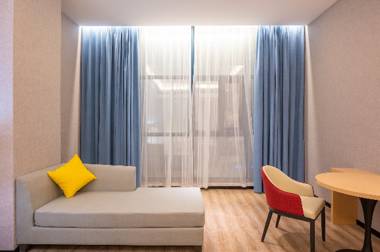 Borrman Hotel Pubei Bus Station