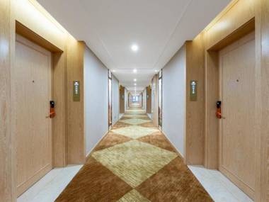 Vienna Hotel Jiangxi Chongren Bus Station