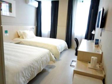 Jinjiang Inn Shanghai International Tourism and Resorts Zone Kangxin Highway Branch