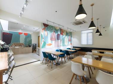 Hanting Hotel Shanghai Luoshan Road Metro Station