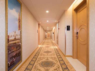 Vienna Hotel Shanghai New International Expo Center Xiuyan Road Metro Station