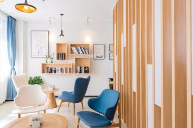 Hanting Hotel Shanghai Hangtou Metro Station