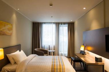 Home Inn Plus Suzhou Wujiang Fenhu Luxin Avenue