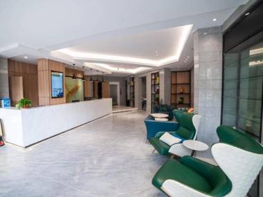 Green Tree Inn Express Suzhou Zhangjiagang Free Trade Zone Central Plaza