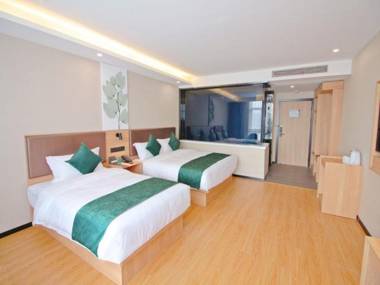 GreenTree Inn Express Zhangjiagang Hexing Town Shazhou Professional Institue of Technology