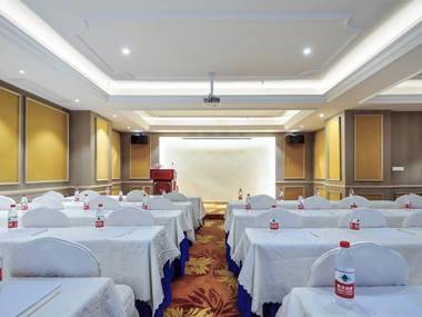 Vienna Hotel Jiangsu Wujiang Shengze International Trade Center