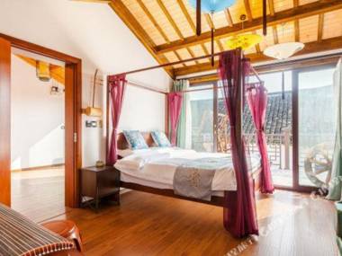 Zhouzhuangmoshe Theme Travel Stack