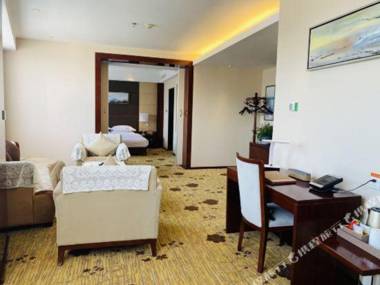 Zhaotong Purple Light Hotel