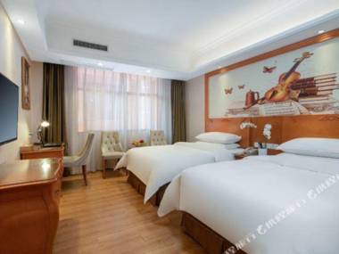 Wei Ye Na 3Hao Jiu Dian (Xi Shuang Ban Na Gao Zhuang Xing Guang Ye Shi Dian )