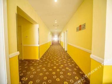 Home Inn (Xishuangbanna Gasa International Airport Store)