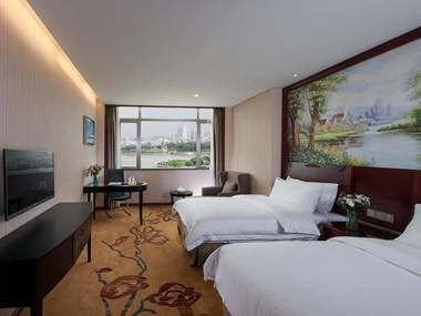 Vienna International Hotel Shantou Chenghai Waisha Bridge