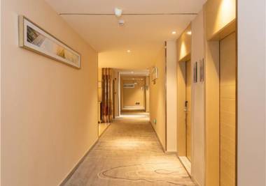 City Comfort Inn Maoming Xinyi Yudu Park
