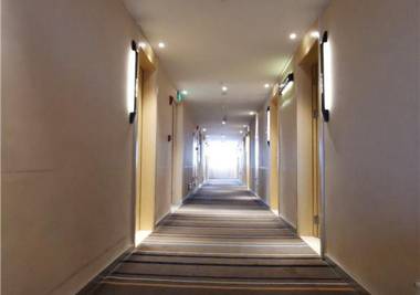 City Comfort Inn Maoming Huazhou Railway Station