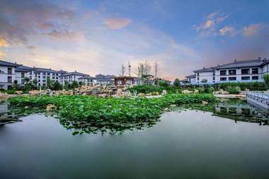 YUN-ZEN Jinling Acrobatics Hotel