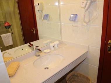 GreenTree Inn Shandong Heze No.1 Senior Middle School Business Hotel