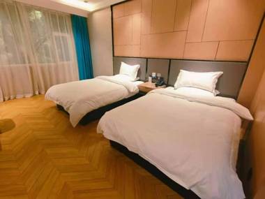 Starway Hotel Linqi Renmin Square