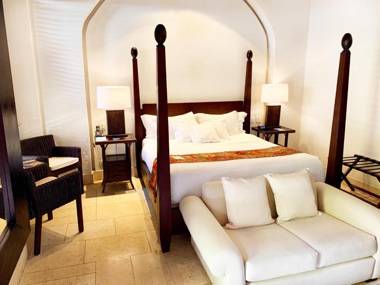 Ananda Hotel Boutique - Hoteles Cosmos