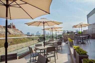 San Lazaro Art Hotel