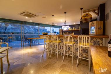 San Lazaro Art Hotel