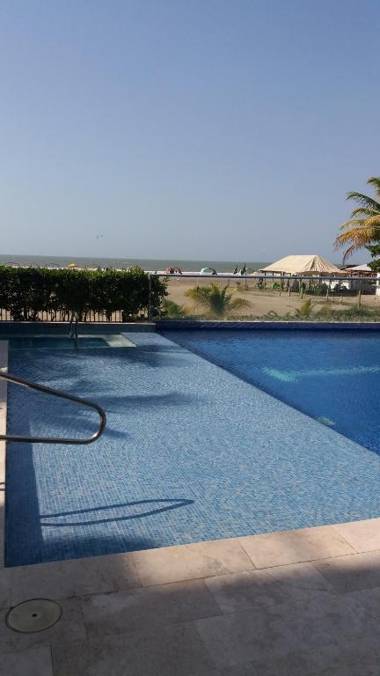 Cartagena Beach Condo - 1400 sq. Ft. (130 m2)