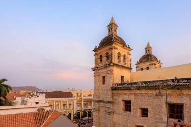 Casa San Pedro - Exclusive 3BR Colonial Apt in Centro Historico by Huespedia