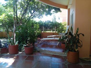 JUNTO AL MAR Y EL MANGLAR