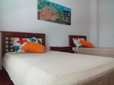 JUNTO AL MAR Y EL MANGLAR