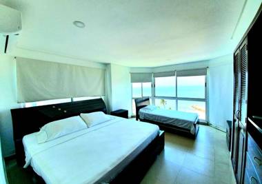 Apartamento Frente a la Playa el laguito Bocagrande